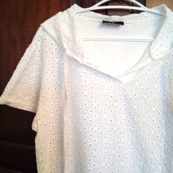 Elissia Eyelet Mixed Media Hooded Top - Picture 6 of 10